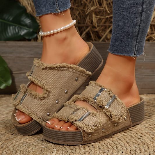 Women's platform sandals in boho style for everyday and leisure use