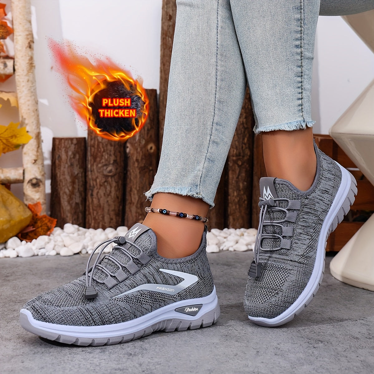 Pink women's sneakers lined with elastic laces