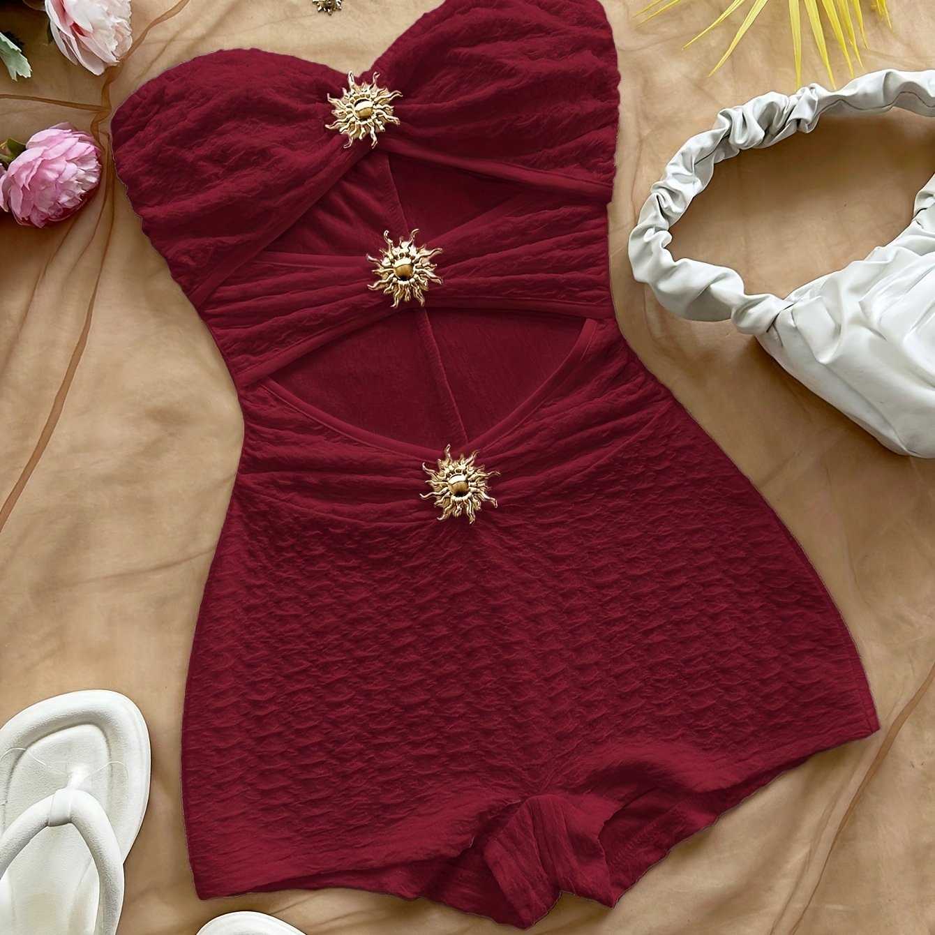 Women's Retro-Style Swimsuit with Leopard Print and Cut-Out Design – Fashionable Bandeau Swimsuit for Summer