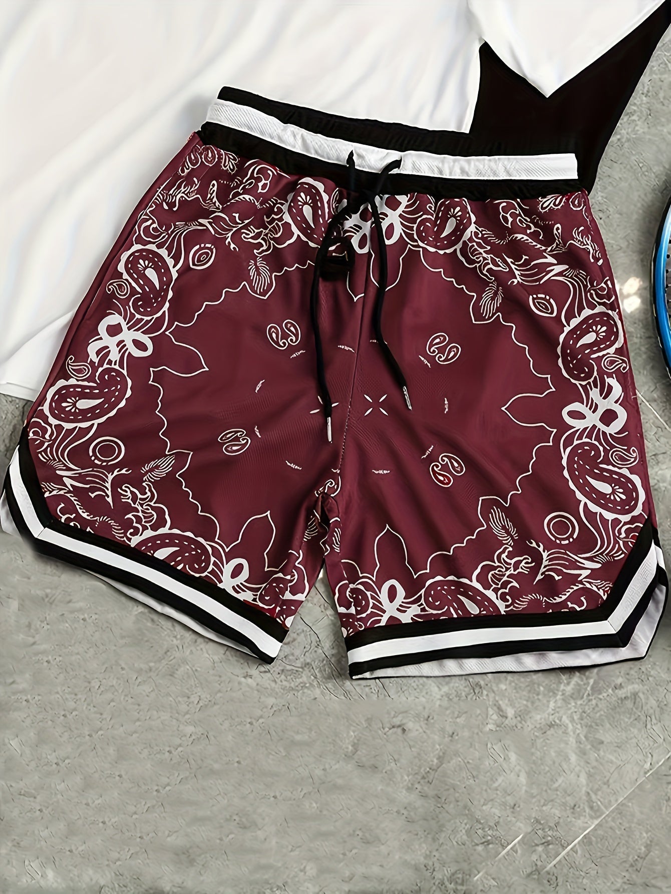Herren Streetwear Basketball Shorts mit Paisley Print – Sportliche Freizeithose für Alltag & Training