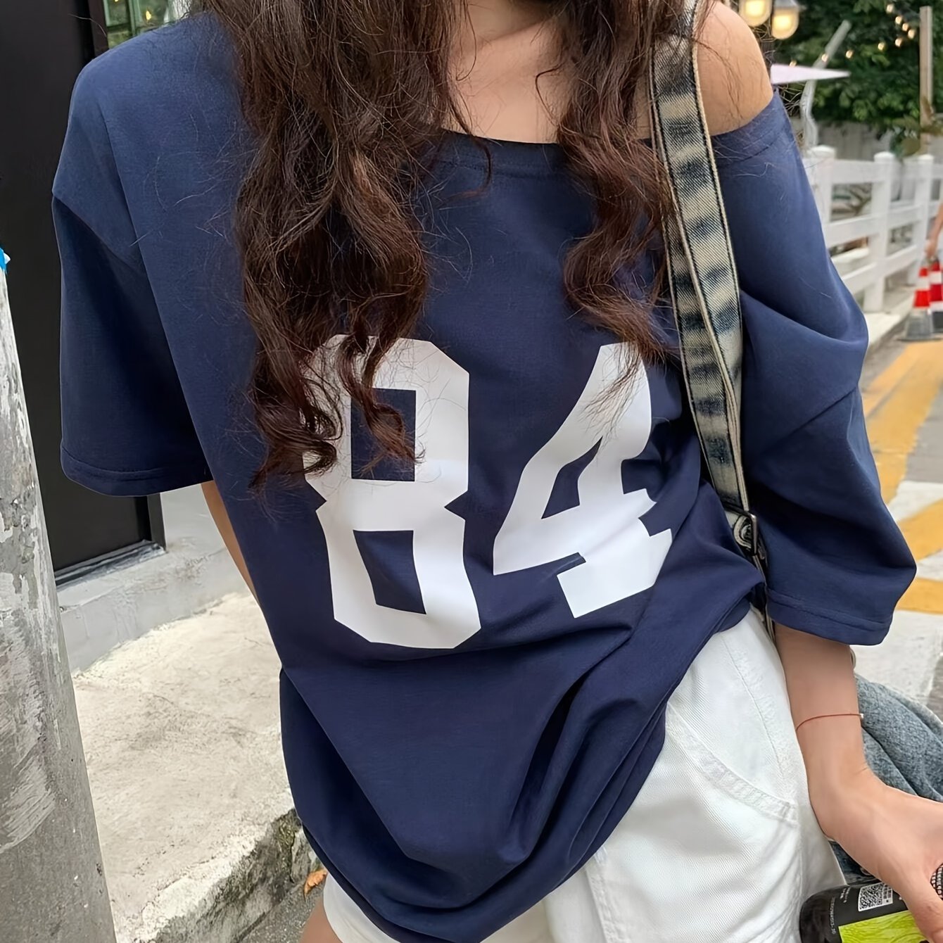 Damen Oversize Streetwear T-Shirt mit Nummernprint im Varsity-Stil – Lässiges Retro-Shirt für Freizeit und Alltag