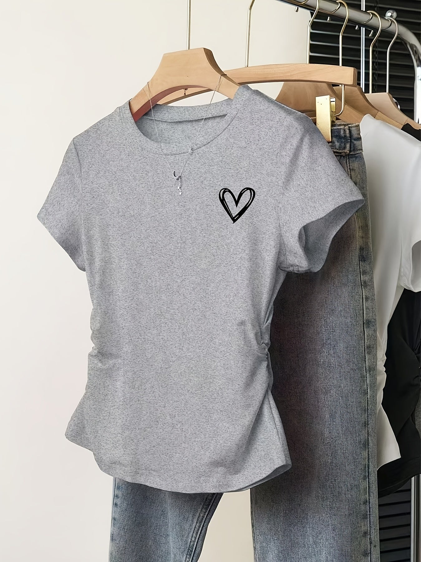 Women's T-shirt with Heart Print – Fashionable Summer Top, Fitted, Short Sleeve, Casual & Leisure Look