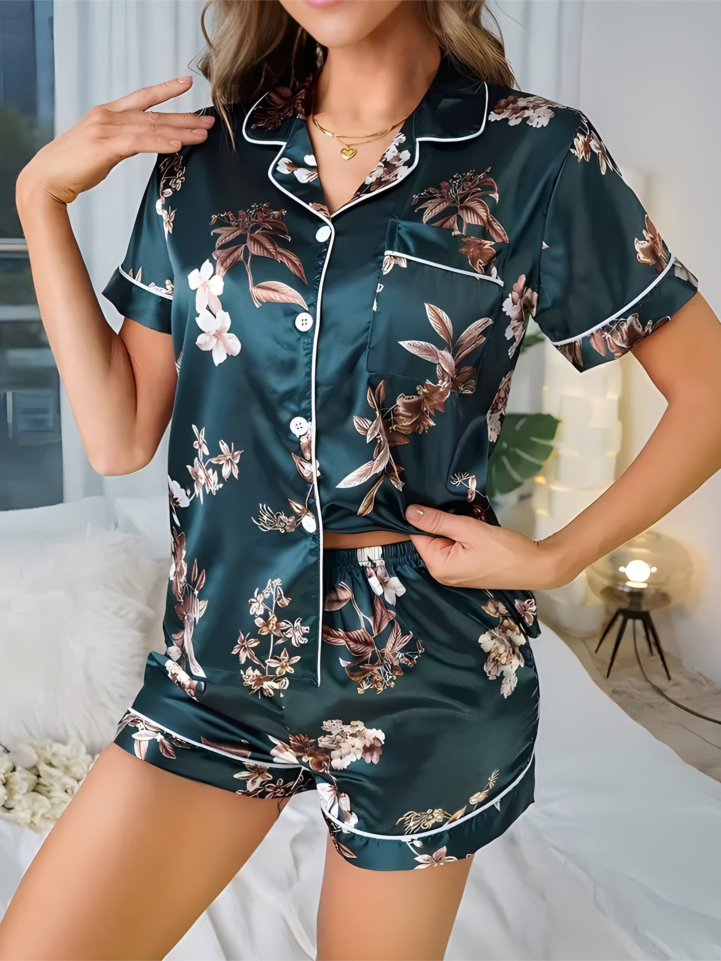 Damen Satin-Pyjama-Set mit Blumenmuster – Elegante Sommer Nachtwäsche im zweiteiligen Stil