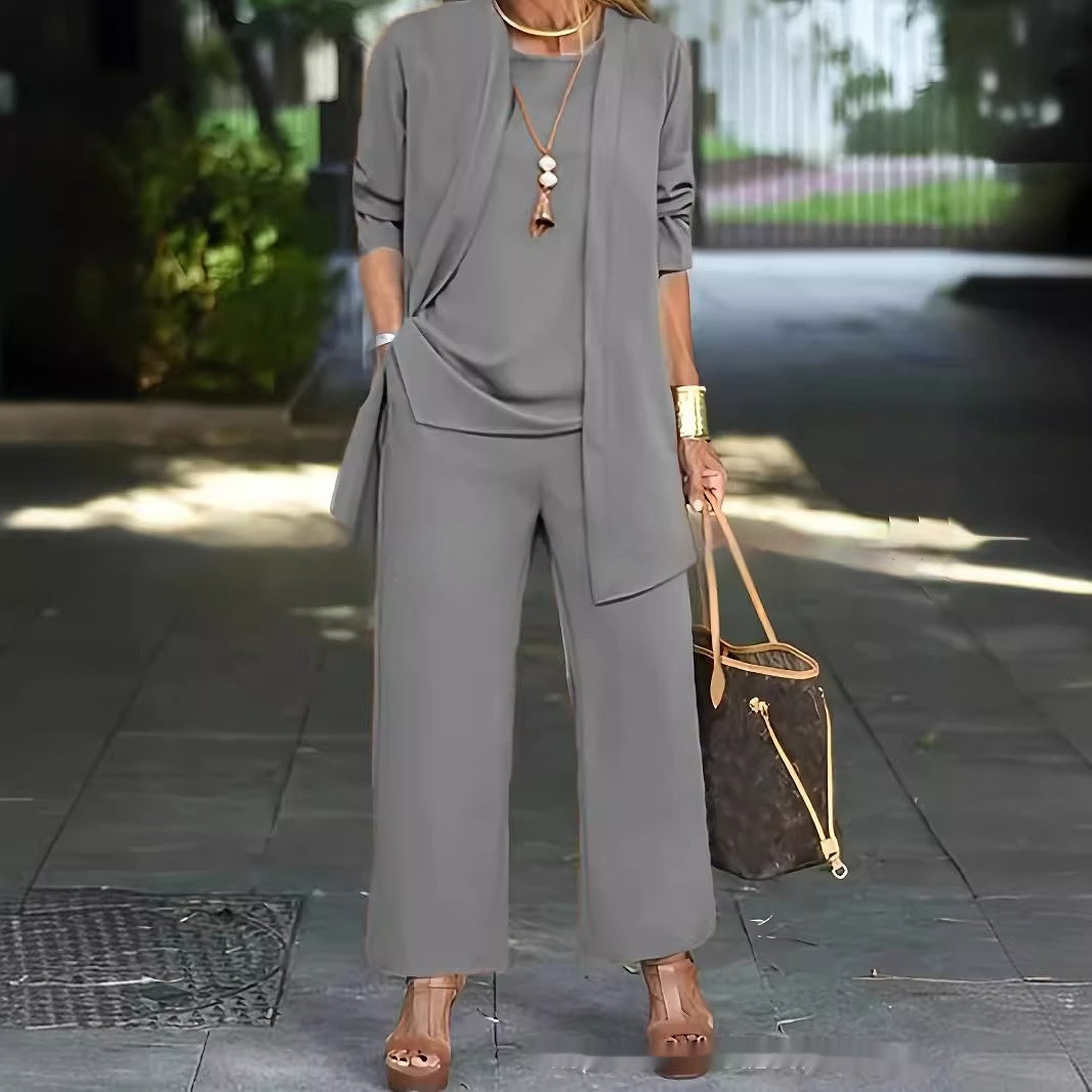 Sara – Stylish sleeveless top with round neckline and long jacket set with wide pantsuit