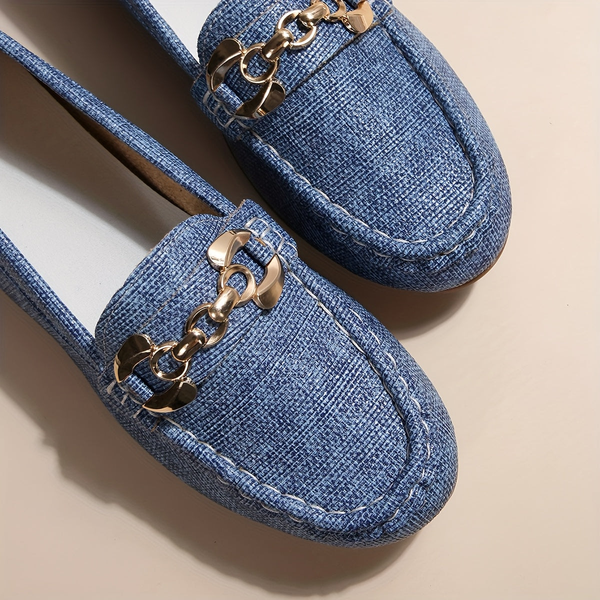 Women's Slip-On Moccasins with Chain Decoration – Fashionable Loafers for Everyday and Leisure Wear