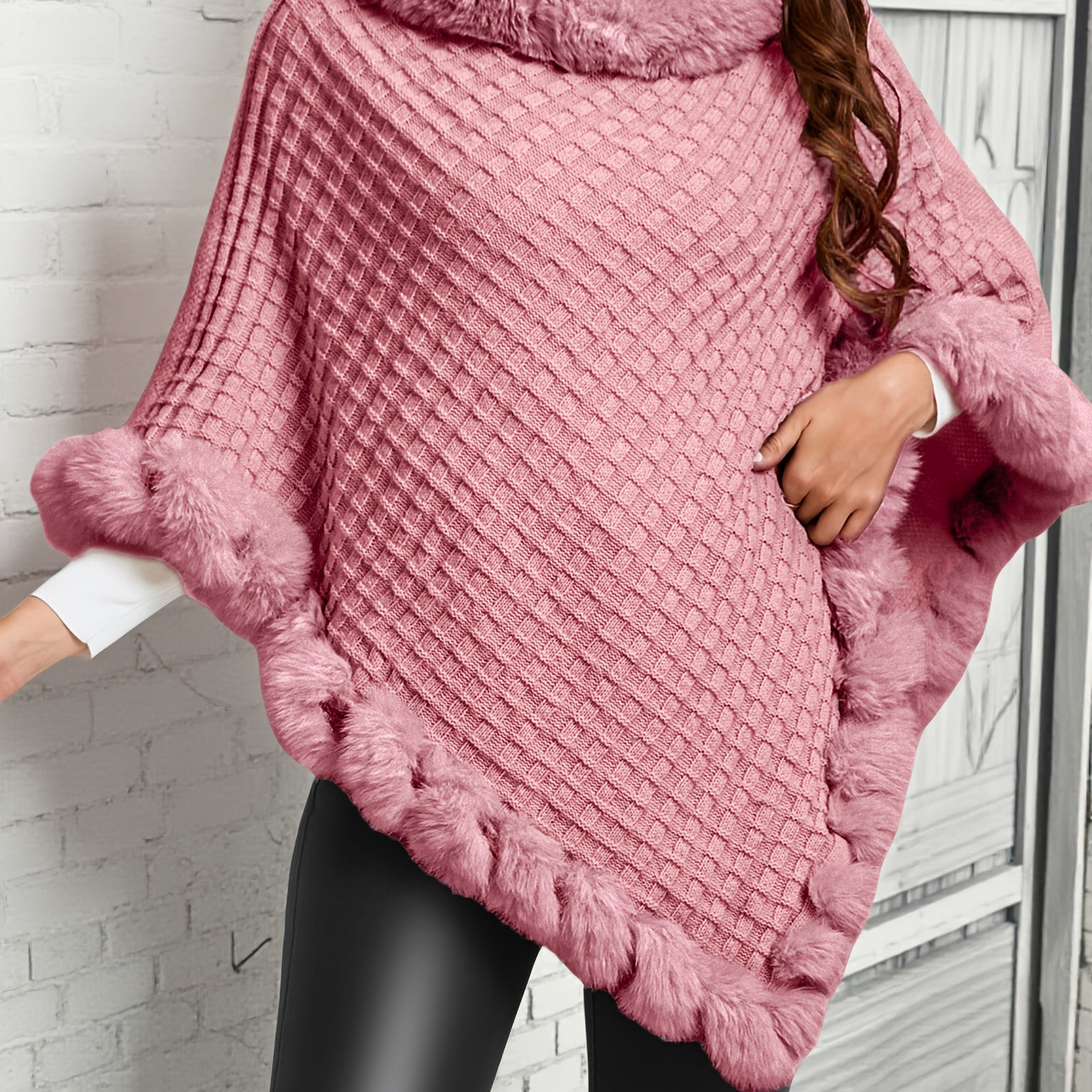 Damen Poncho gestrickt mit Kunstfellbesatz Wickelponcho