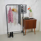 Kledingrek metaal zwart met open frame en onderrail – 80 x 40 x 150 cm, voor kleding en woonaccessoires
