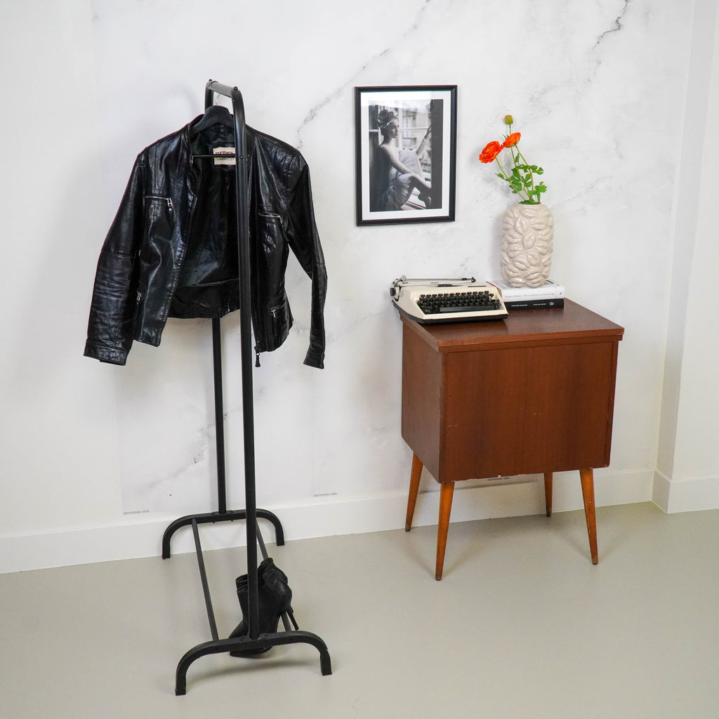 Kledingrek metaal zwart met open frame en onderrail – 80 x 40 x 150 cm, voor kleding en woonaccessoires