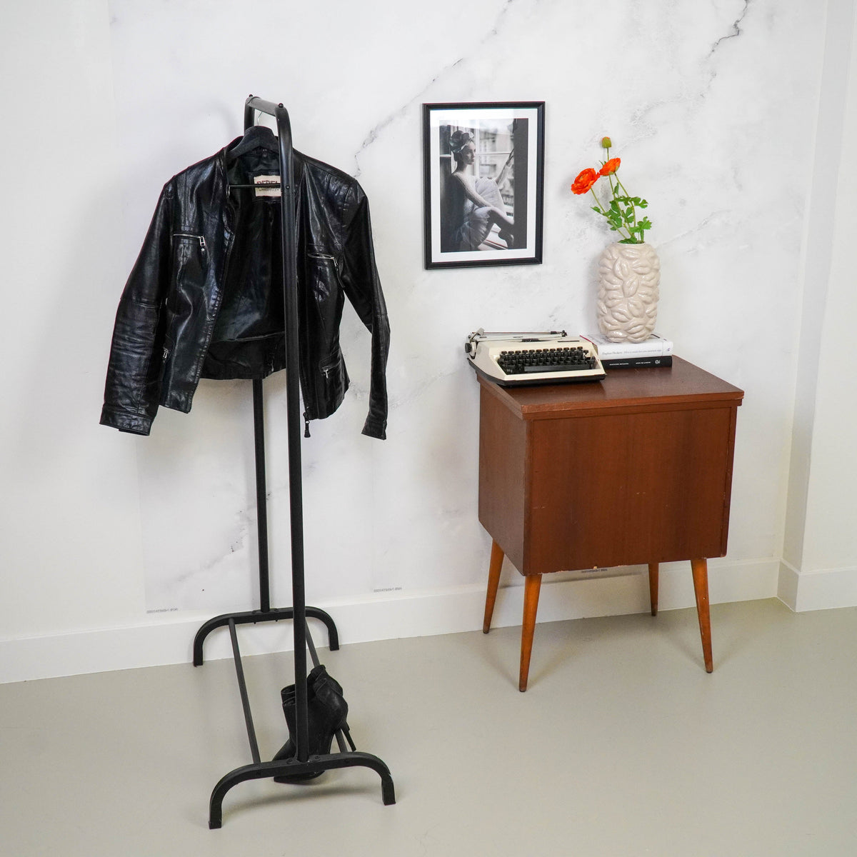 Kledingrek metaal zwart met open frame en onderrail – 80 x 40 x 150 cm, voor kleding en woonaccessoires