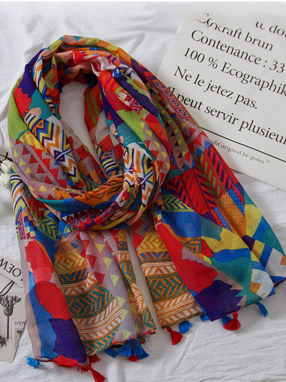 Women's scarf with contemporary pattern and tassels – fashionable accessory for everyday life and travel