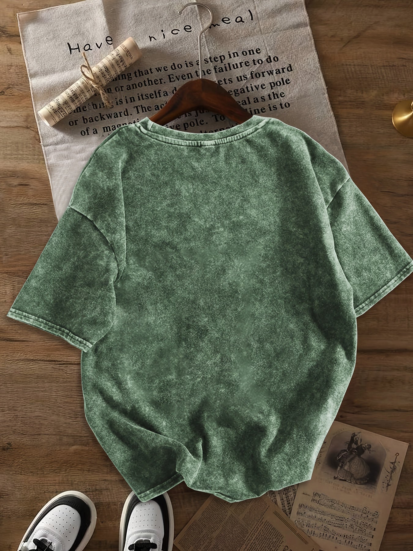 Women's Casual Street Style T-Shirt with Print and High-Waist Denim Shorts – Perfect for Summer
