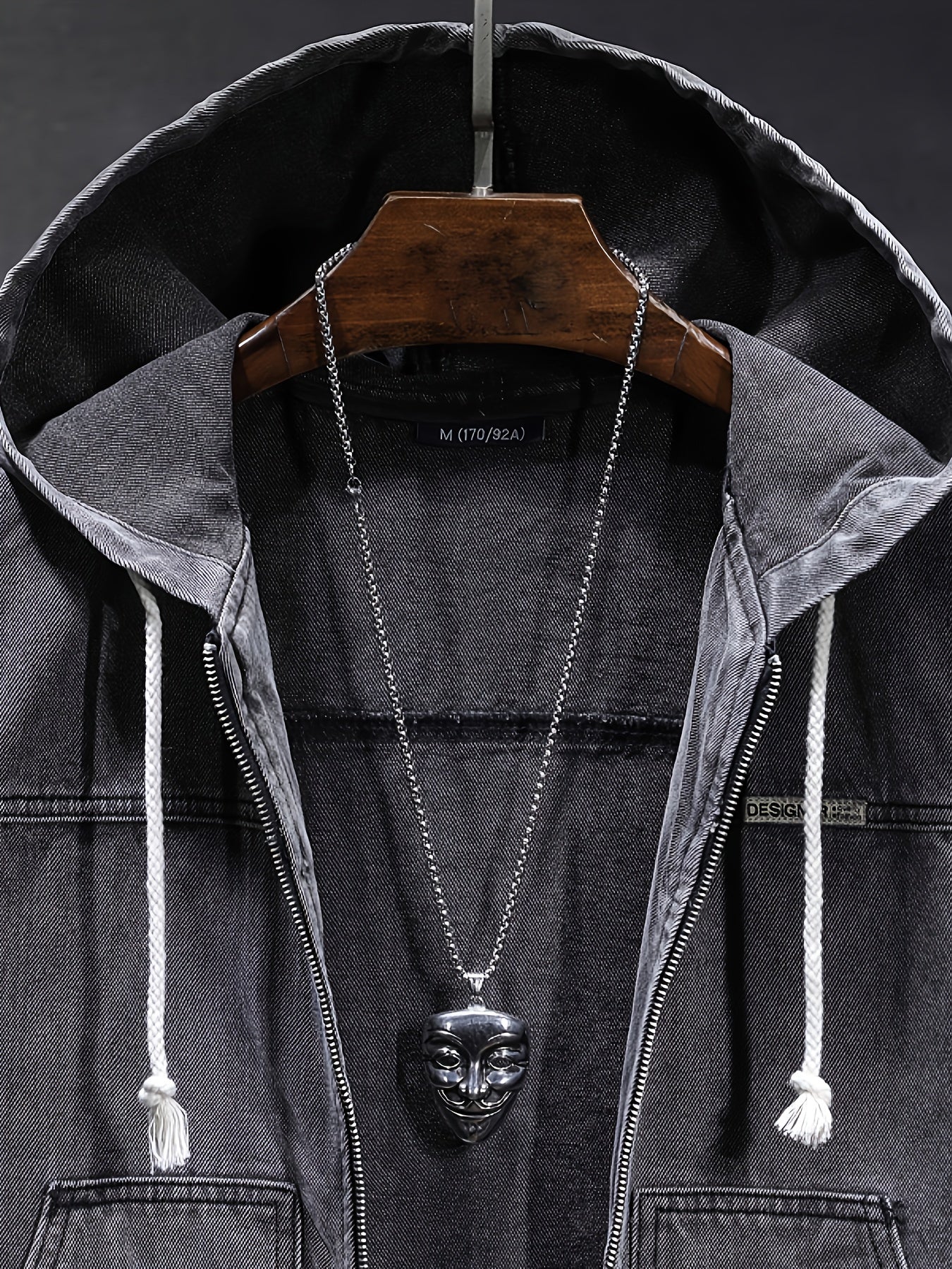 Men's denim vest with hood, sleeveless, with zipper and pockets