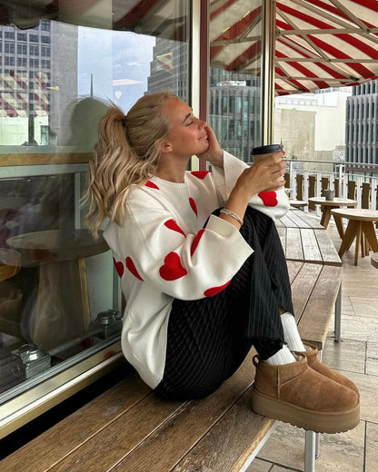 Women's Oversized Sweater with Little Hearts – Cozy Casual Pullover, Fashionable Lounge Look, Ideal for Relaxing