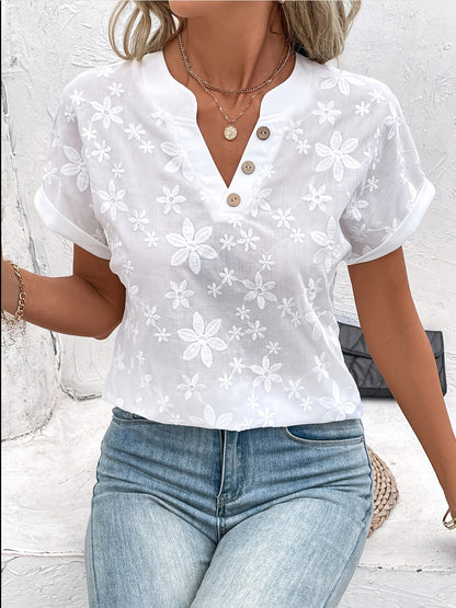 Women's blouse with floral embroidery and V-neck – summer elegance for everyday and leisure