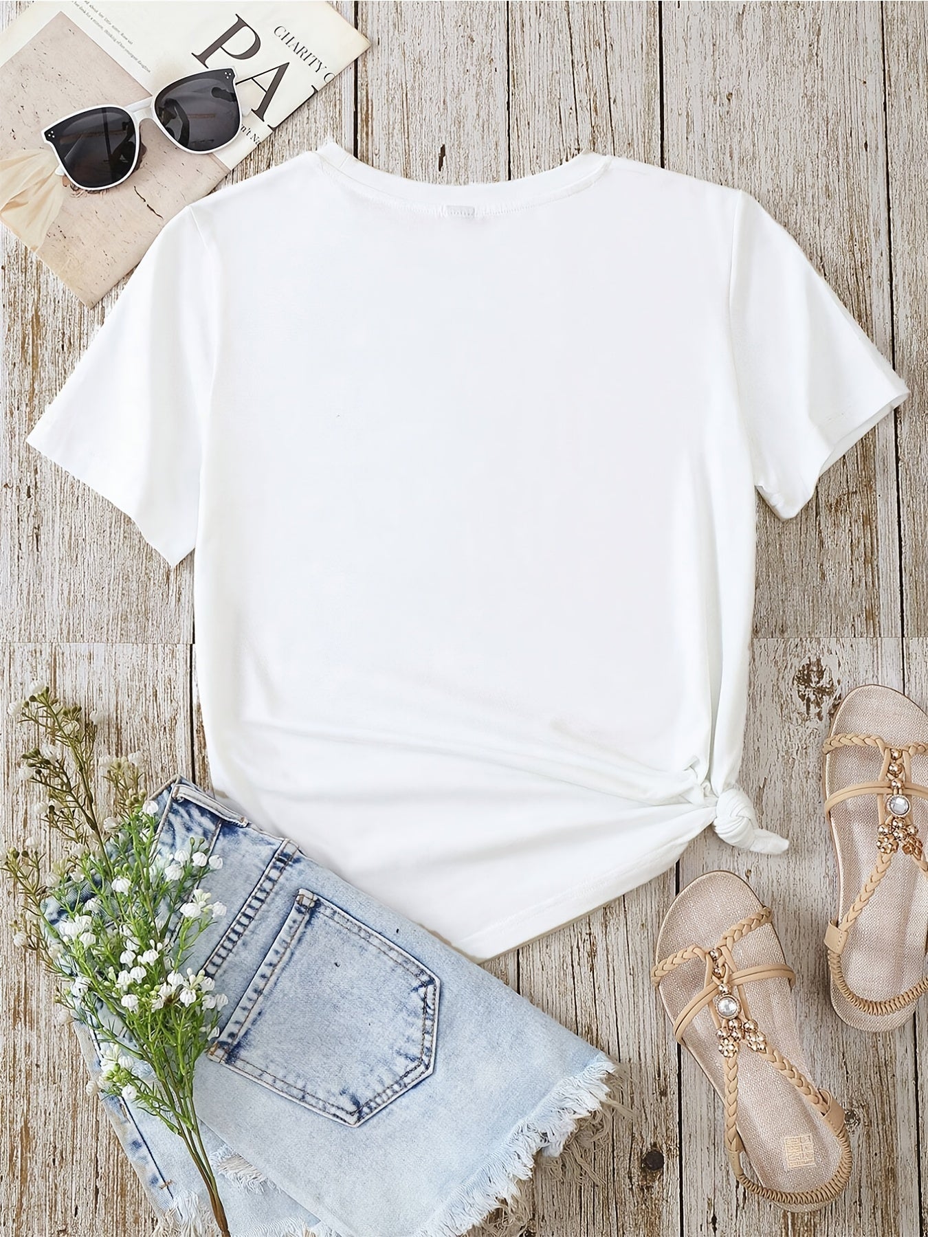 Women's T-Shirt with Floral Feather Graphic – Casual Summer Style