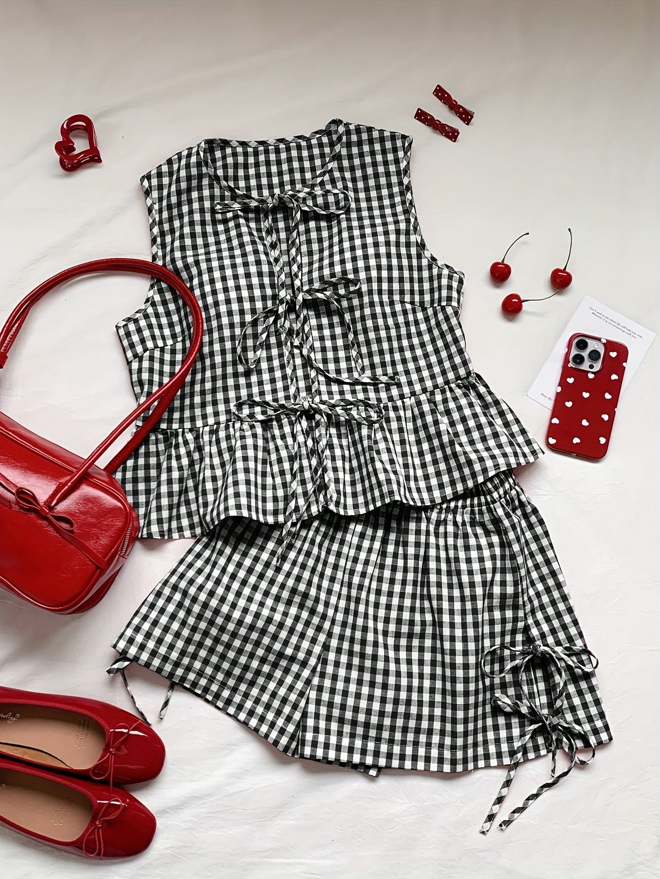 Damen Zweiteiliges Set mit Schleifen und Streifen – Verspieltes Sommer Outfit mit Top und Shorts