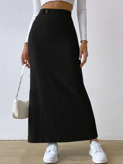Ribbed black maxi skirt with slit