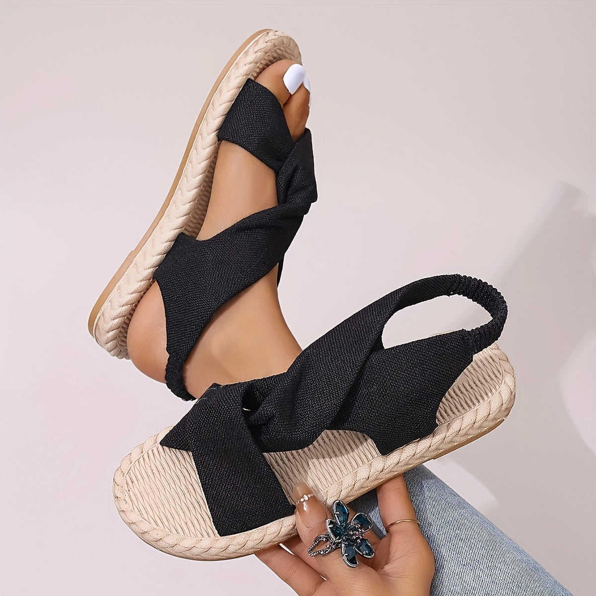 Damen Sommer-Sandalen mit Kreuzband und offener Zehenpartie – Modische Freizeitschuhe für Alltag und Urlaub