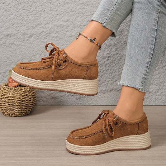 Women's casual shoes with platform and laces – fashionable everyday shoes with a sporty look