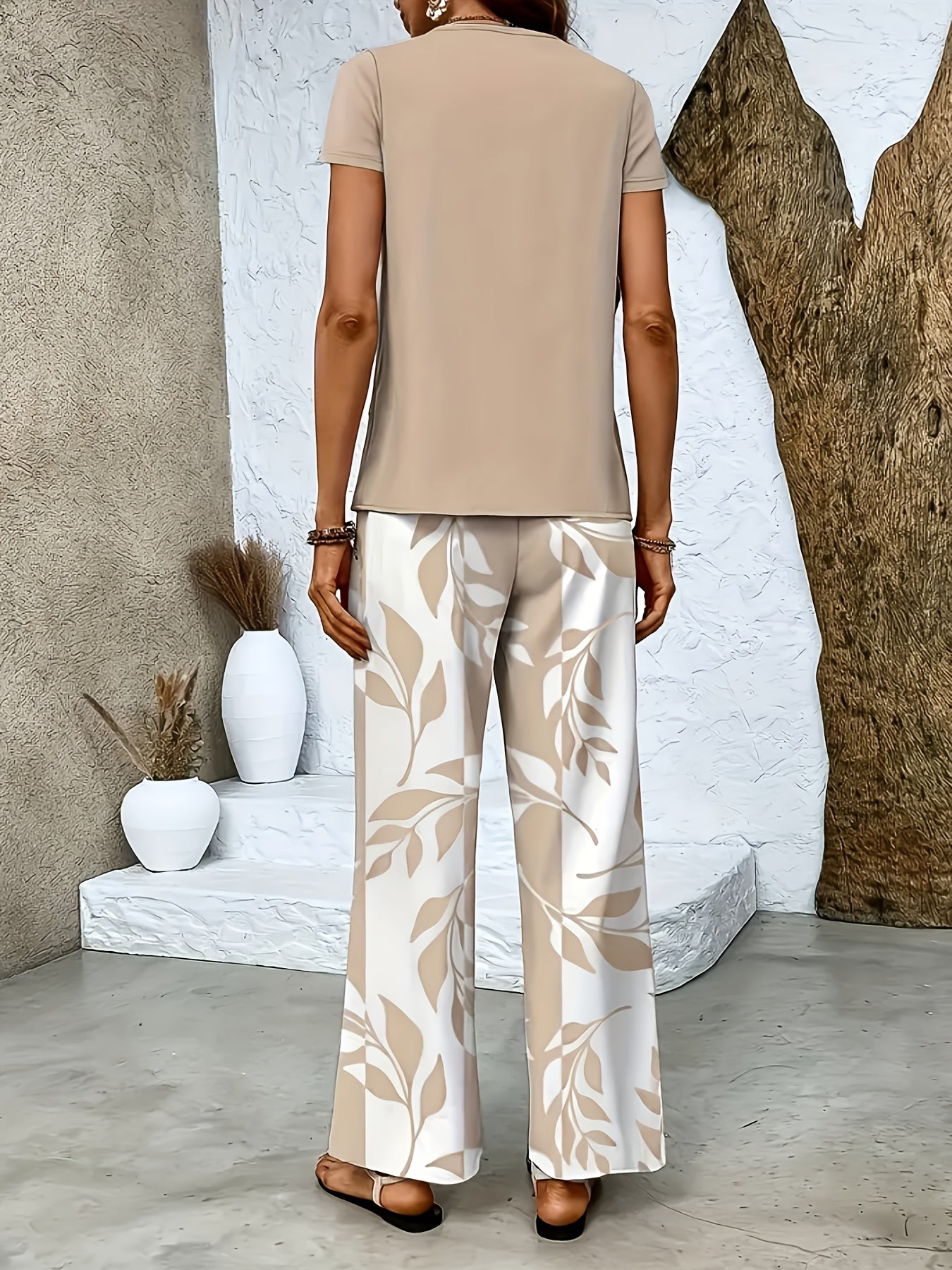 Women's Elegant Two-Piece Set with Short-Sleeve Shirt and Wide-Leg Pants, Floral, Perfect for Everyday and Vacation