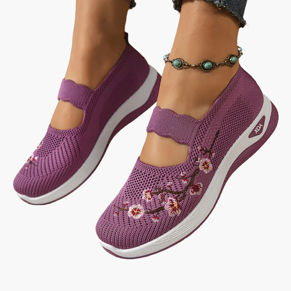 Women's Comfort Slip-ons with Embroidery and Wedge Heel – Casual and Everyday Use
