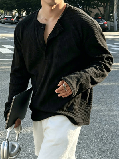 Men's long-sleeve Henley shirt, textured fabric, relaxed fit