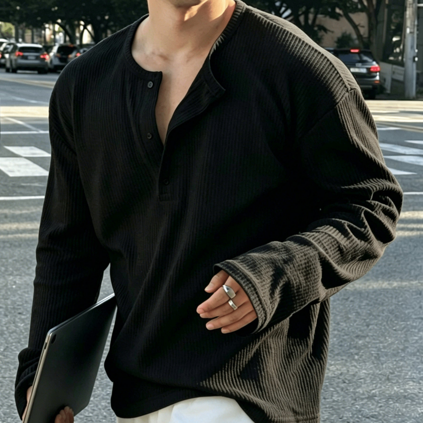 Men's long-sleeve Henley shirt, textured fabric, relaxed fit
