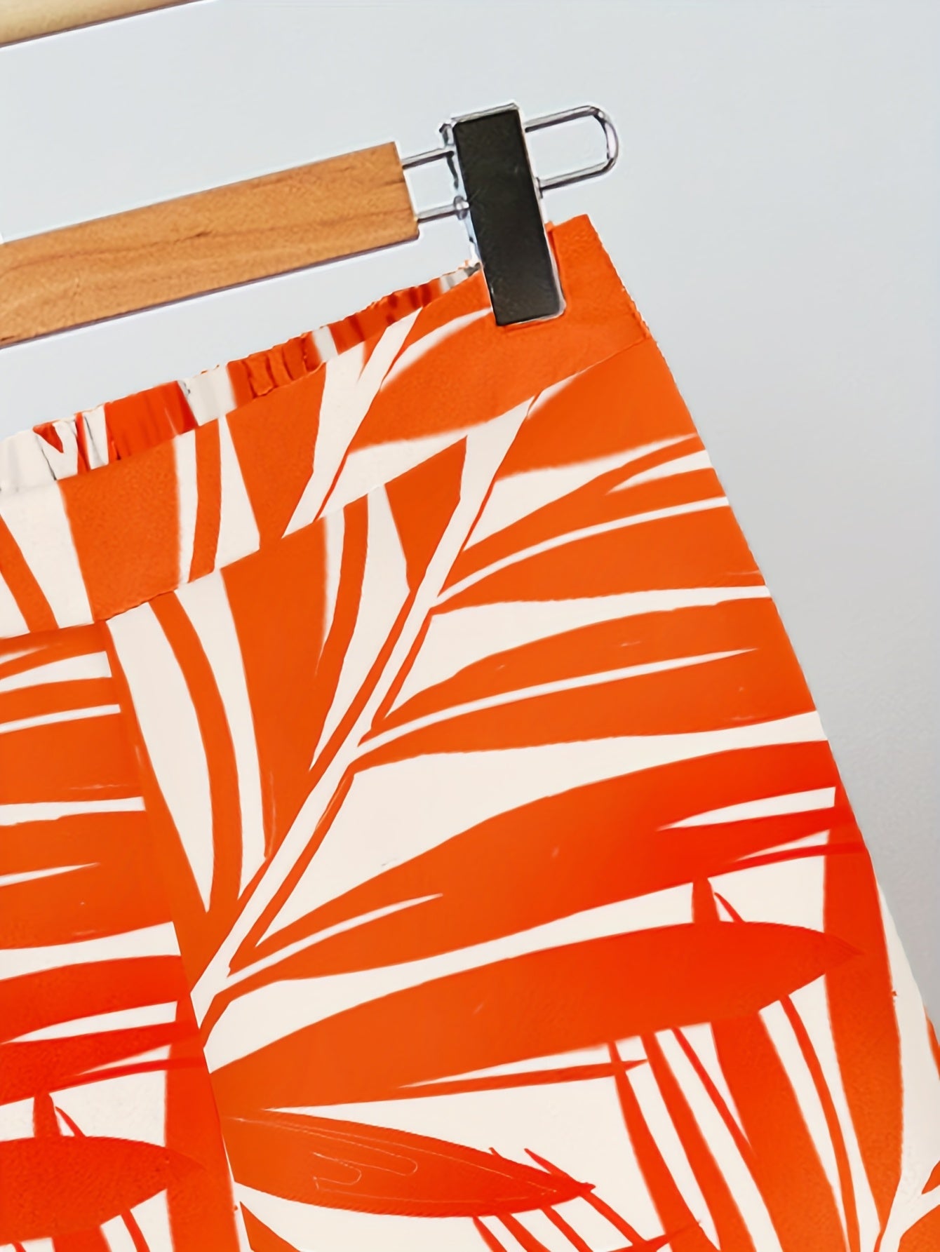 Women's Elegant Two-Piece Set – Sleeveless Top and Wide Palm Print Pants for Summer and Leisure