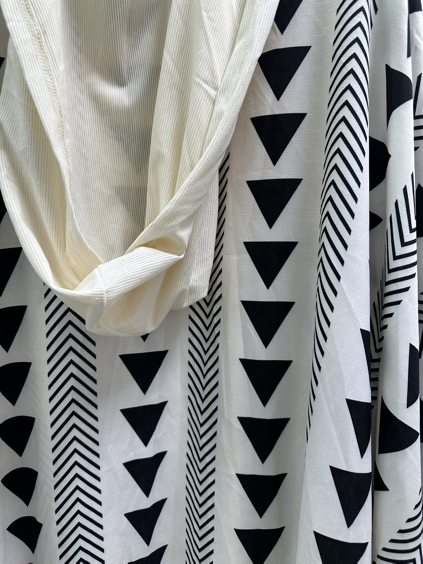 Men's Boho Beach Poncho with Hood and Geometric Pattern – Festival & Beach Cover-Up