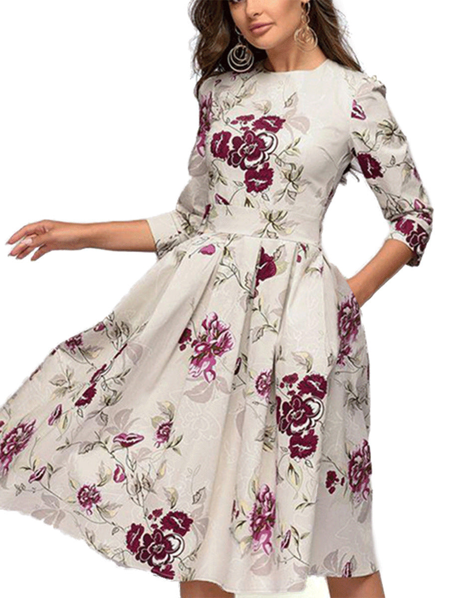 Alice – A-line pleated dress with fashionable print