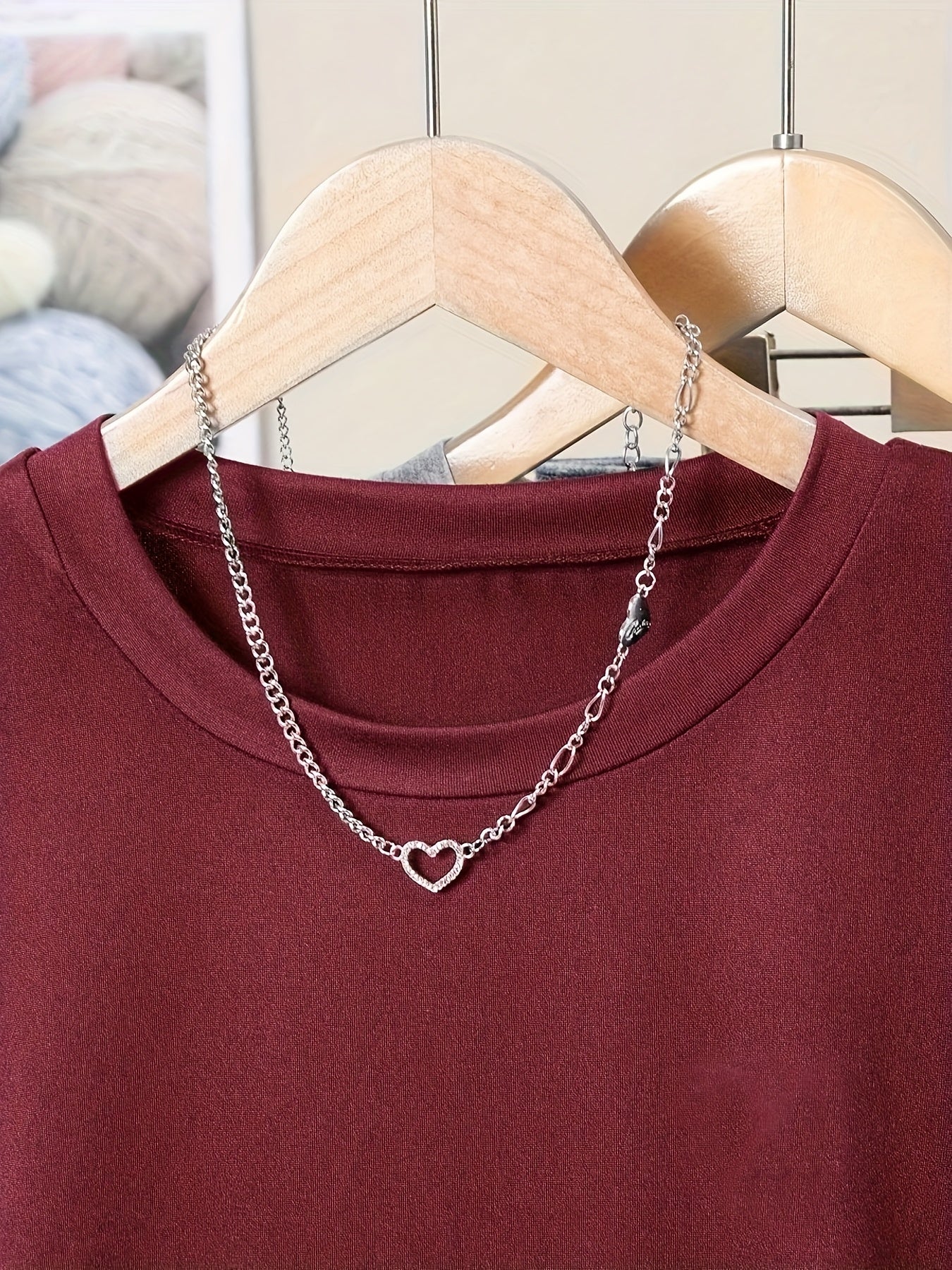 Women's Basic T-Shirt with Crew Neck and Ruching – Everyday & Casual