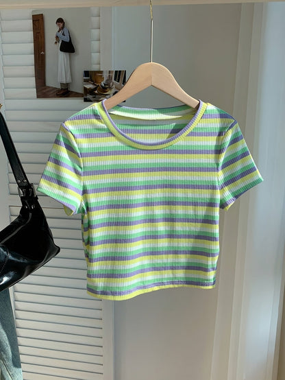 Women's Short-Sleeve T-Shirt with Stripe Pattern – Modern Casual Shirt in Retro Style