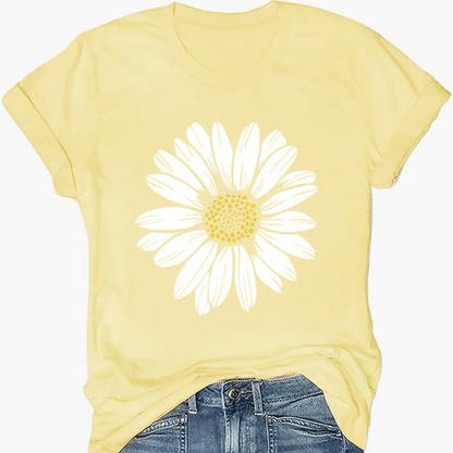 Women's T-Shirt with Daisy Print – Casual Summer Fashion for Leisure and Everyday Wear