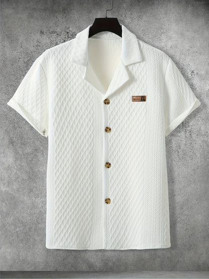 Men's short-sleeve shirt with textured pattern and notch collar – modern casual shirt for stylish occasions