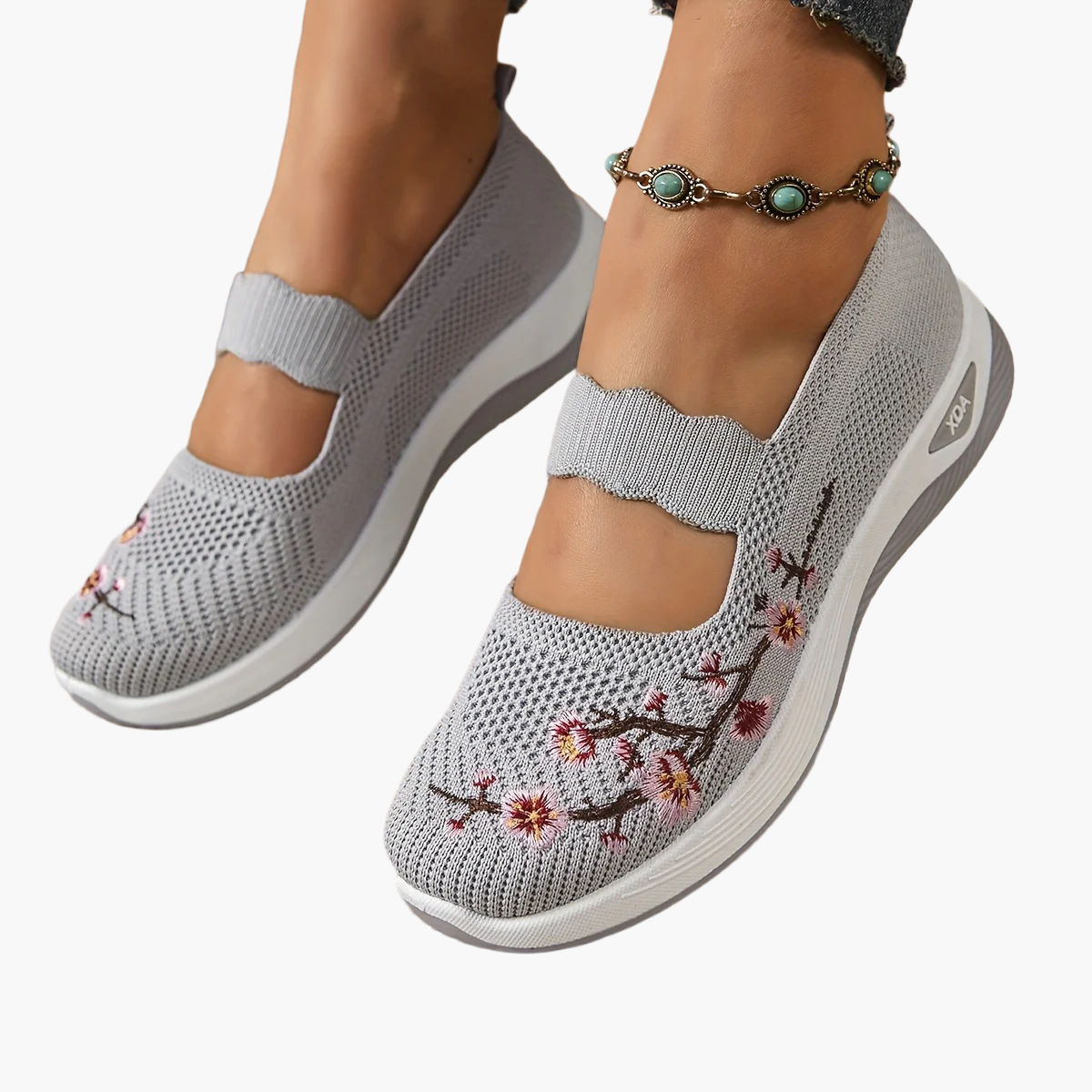 Women's Comfort Slip-ons with Embroidery and Wedge Heel – Casual and Everyday Use