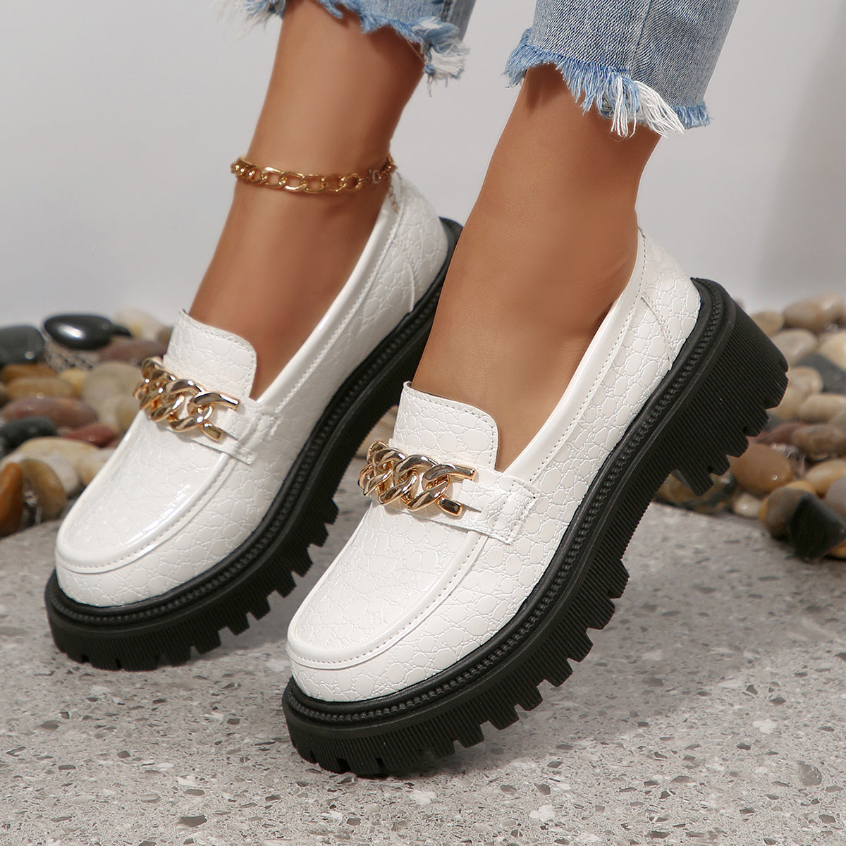 Damen Chunky Chain Loafer Slip-Ons – Modische Alltagsschuhe mit Plateau und Kettendetail