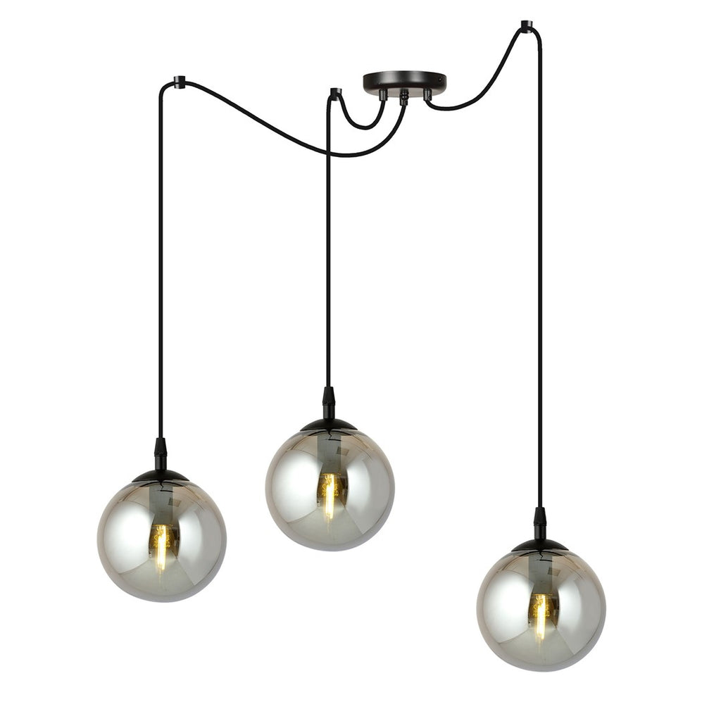 Hanglamp met drie ronde grafietkleurige glazen kappen aan zwarte snoeren en een zwarte ronde plafondplaat