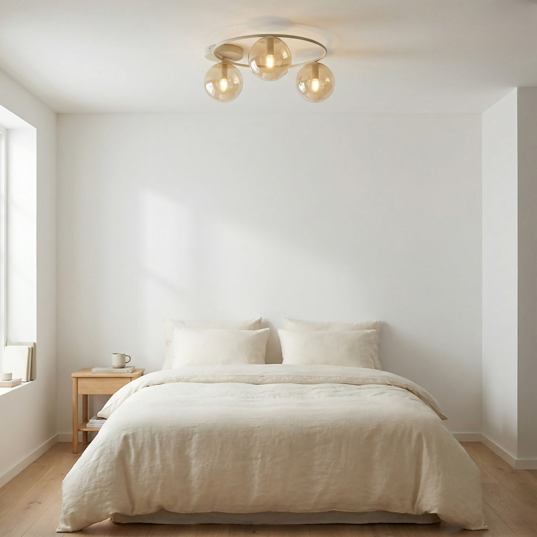 Plafondlamp gepoedercoat staal en glas Sopra, beige met amber glazen kappen, 3 lichtpunten, woonkamer, slaapkamer en hal