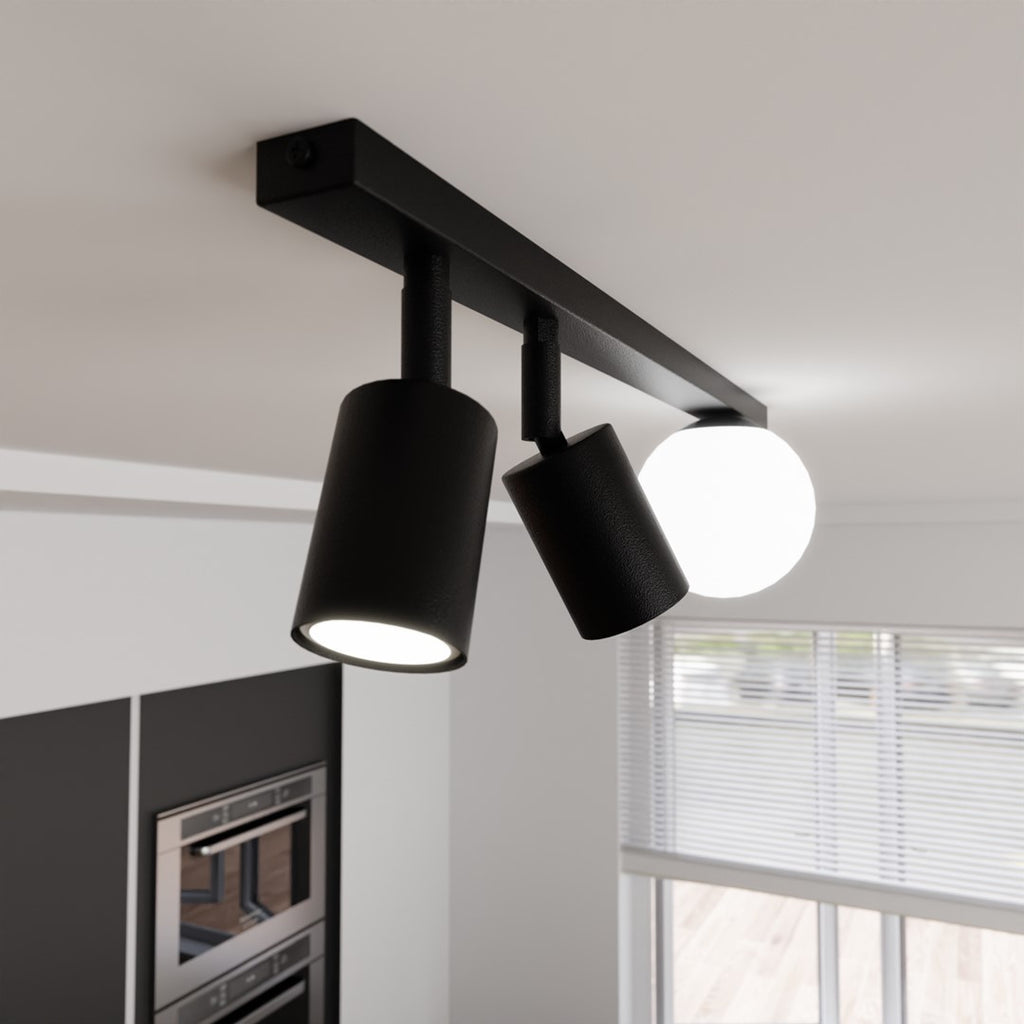 Plafondlamp gepoedercoat staal en glas Baster, zwart met witte glazen kap, 60 cm breed, 3 lichtpunten, woonkamer en eetkamer