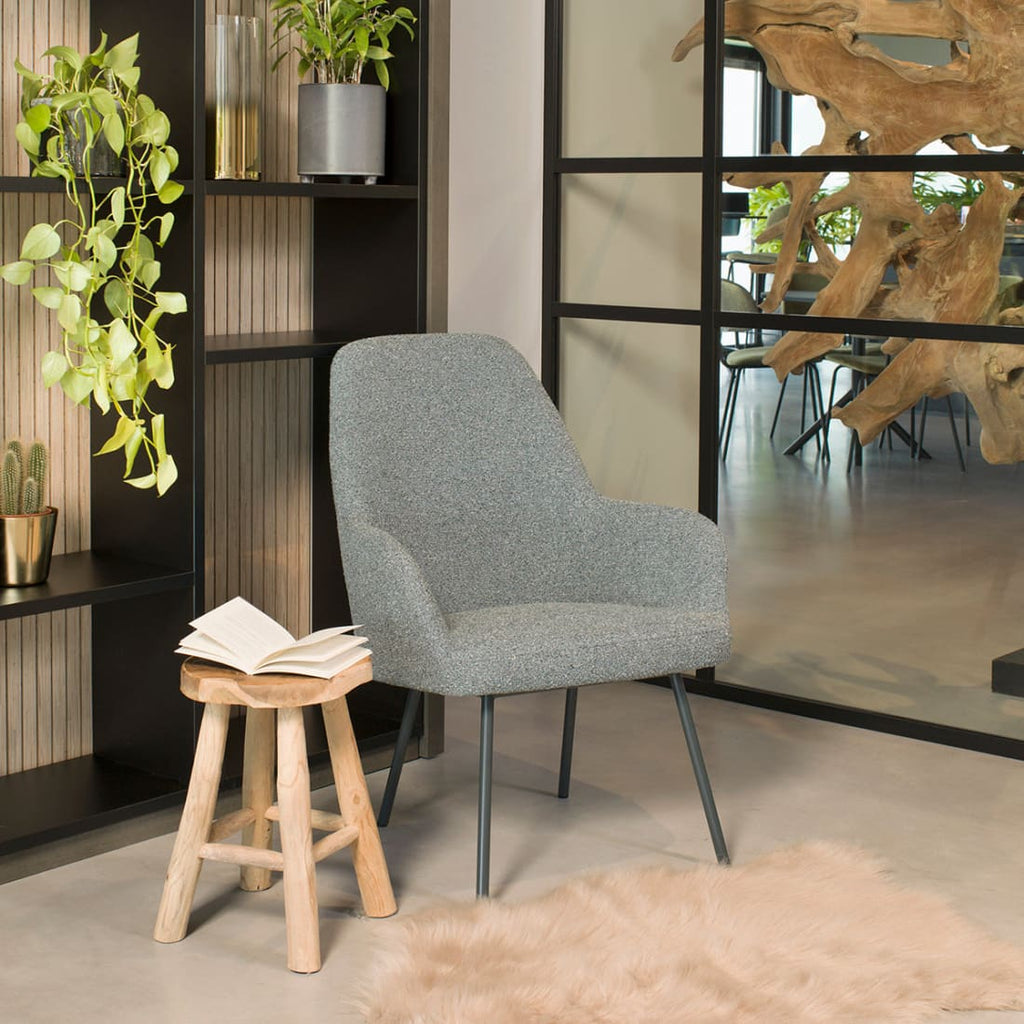 Loungefauteuil vierpoot bouclé gerecycled LoLa, lage zitting, saliegroen met metalen poten