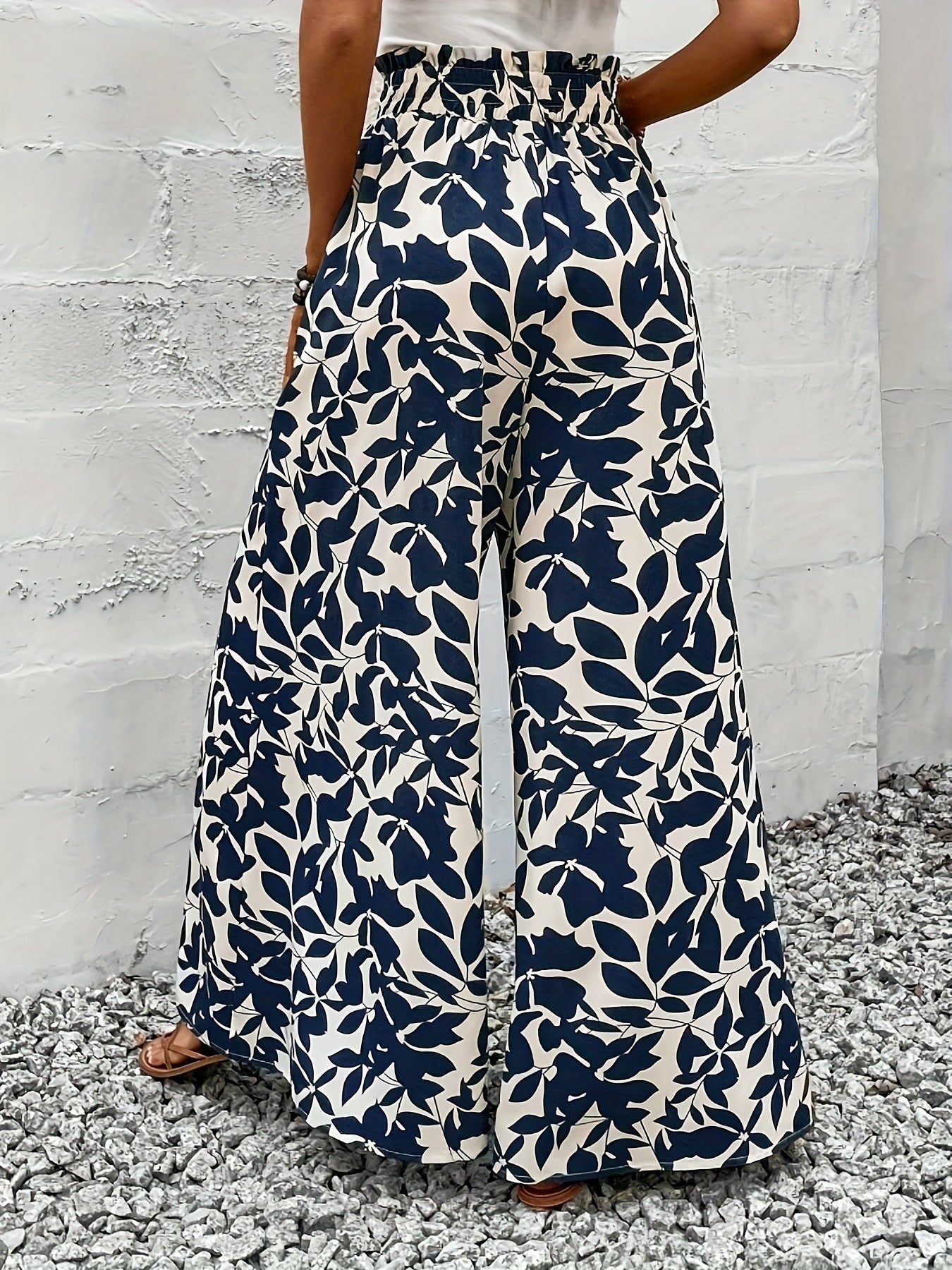 Women's Wide-Leg Pants with Paperbag Waist and Tropical Leaf Print – Perfect for Summer, Leisure & Vacation