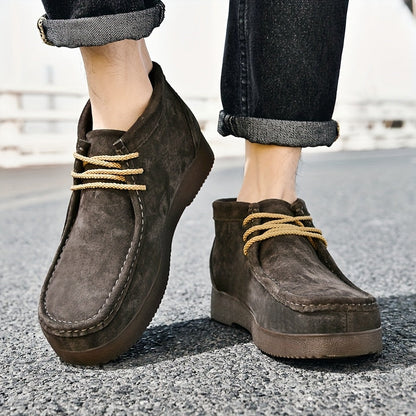 Men’s moccasin ankle boots with laces and a treaded sole in a suede look