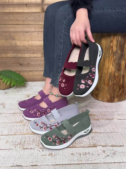 Women's Comfort Slip-ons with Embroidery and Wedge Heel – Casual and Everyday Use