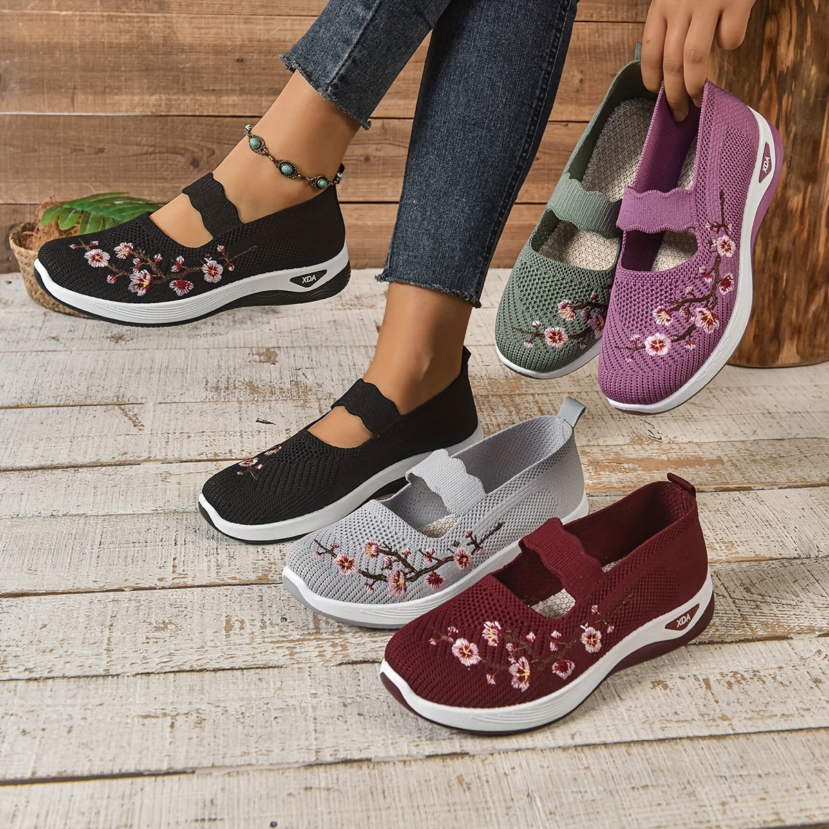 Women's Comfort Slip-ons with Embroidery and Wedge Heel – Casual and Everyday Use