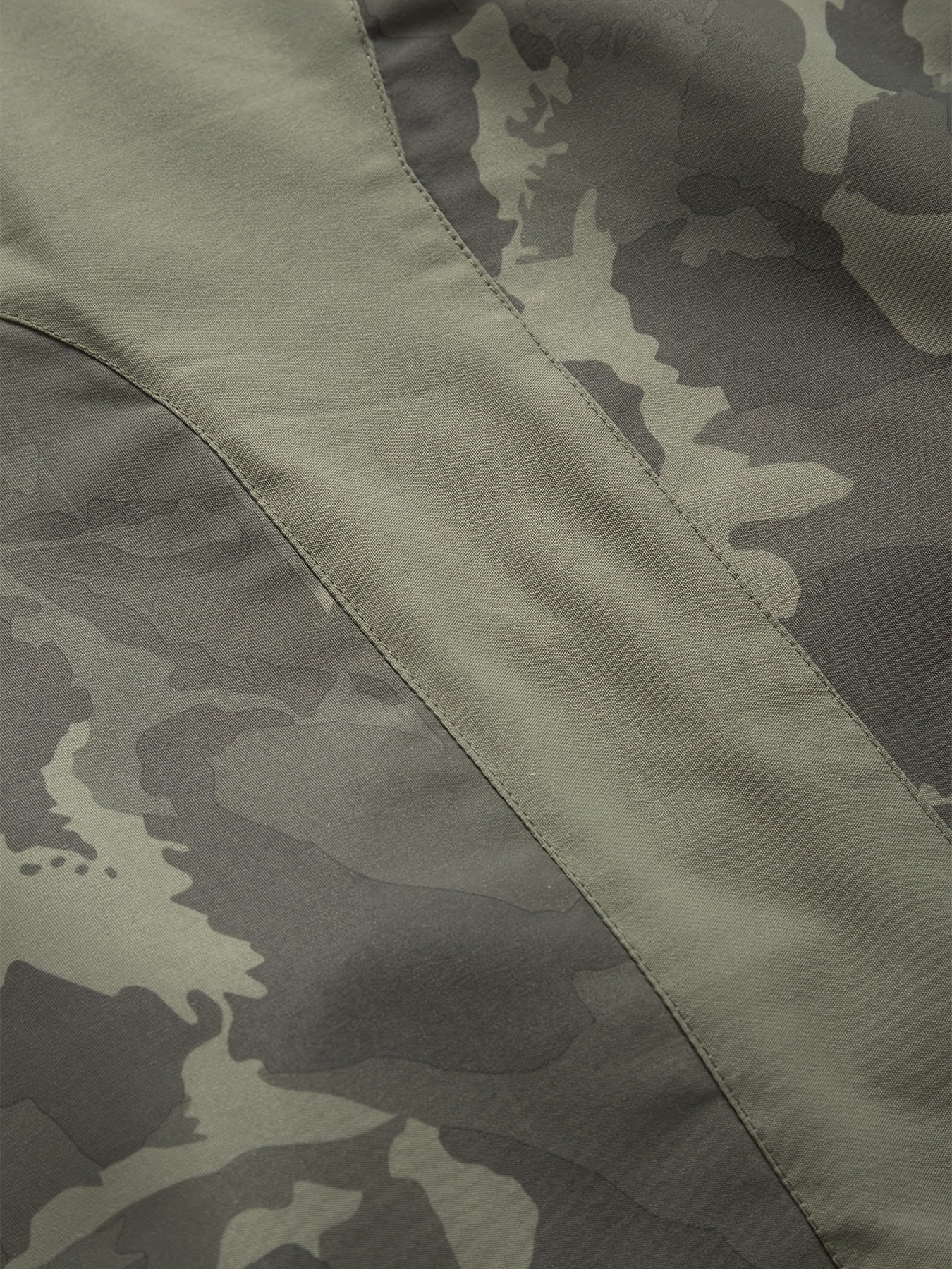 Men's camouflage jacket with hood and zipper