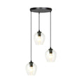 Zwarte hanglamp met drie transparante glazen kappen aan een ronde plafondplaat, elk met een lamp