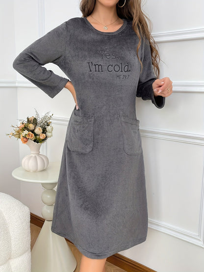 Women's flannel nightgown with a round neckline and embroidery – long-sleeved, cozy loungewear robe