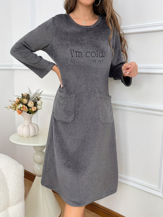 Women's flannel nightgown with a round neckline and embroidery – long-sleeved, cozy loungewear robe