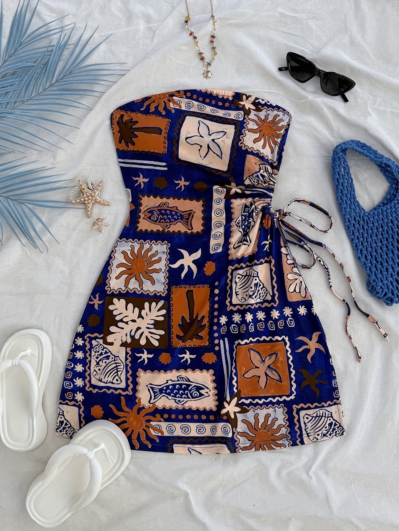 Women's bandeau mini dress with maritime print, beach holiday style, summer fashion