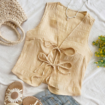 Women's sleeveless vest with tie and crinkle look – Boho streetwear for leisure & vacation